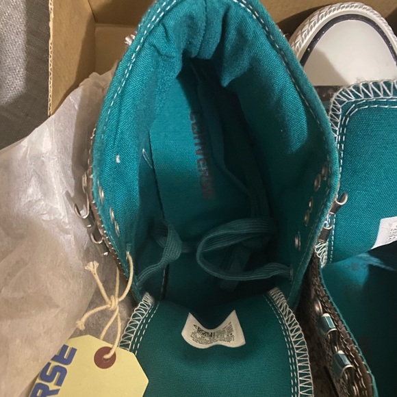 Converse - Picture 3 of 4